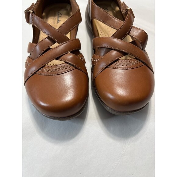 Clarks Collection Brown Leather Crisscross Flats Size 9 - Picture 4 of 10